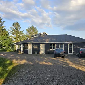 Tradsborgvej Bed & Breakfast